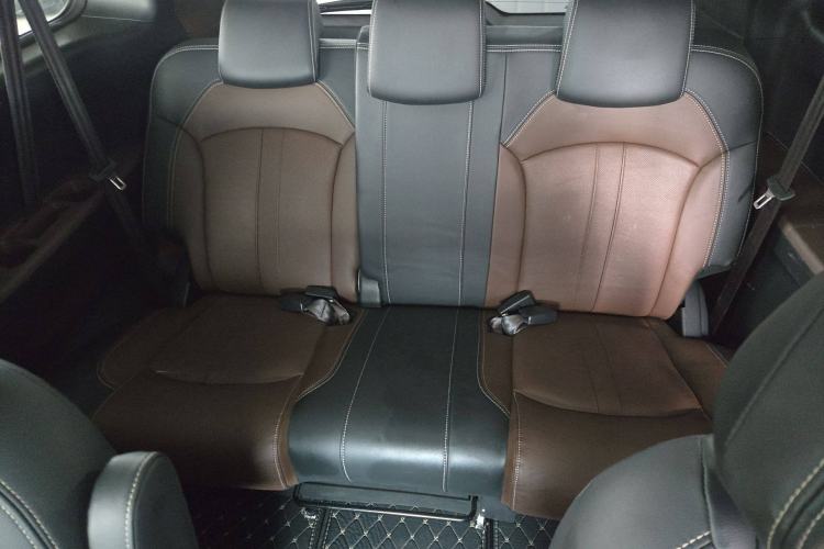 Used SAIC MAXUS G10 2018 PLUS 2.0T Automatic Luxury Executive Edition Interior 5