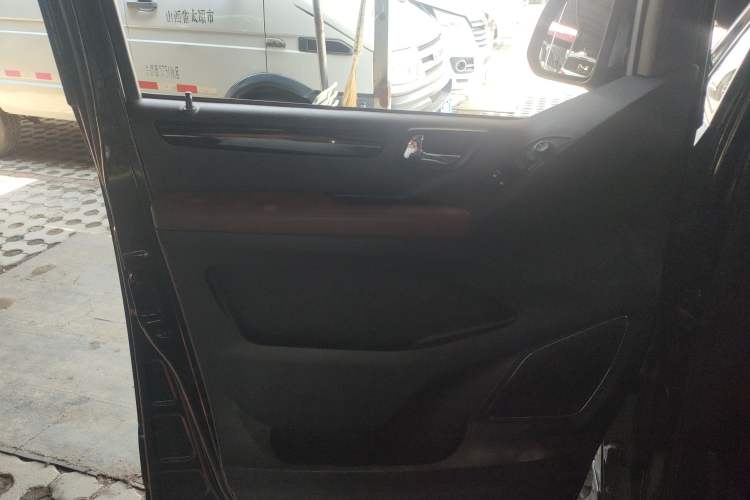 Used SAIC MAXUS G10 2018 PLUS 2.0T Automatic Luxury Executive Edition Left Front Door Interior