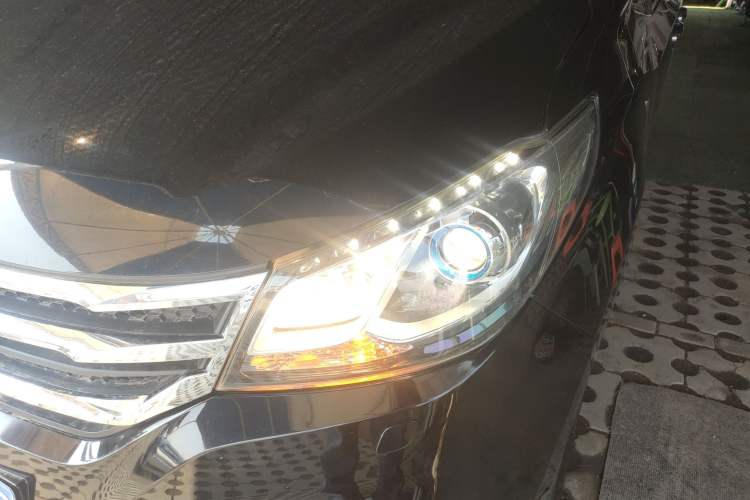 Used SAIC MAXUS G10 2018 PLUS 2.0T Automatic Luxury Executive Edition Left Front Headlight