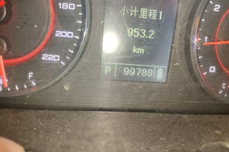 Used SAIC MAXUS G10 2018 PLUS 2.0T Automatic Elite Edition Odometer Close Up