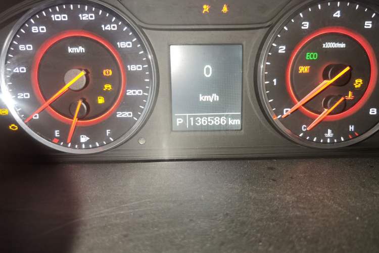 Used SAIC MAXUS G10 2018 PLUS 2.0T Automatic Elite Edition Odometer Close Up