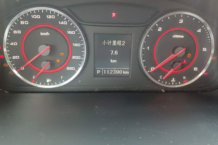 Used SAIC MAXUS G10 2018 PLUS 1.9T Automatic Elite Edition Diesel Odometer Close Up