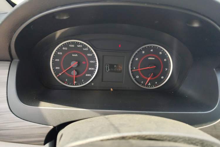 Used SAIC MAXUS G10 2018 PLUS 2.4L Manual Elite Edition Odometer Close Up