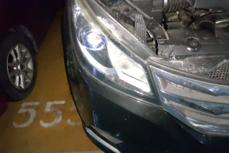 Used SAIC MAXUS G10 2018 PLUS 2.0T Automatic Elite Edition Right Front Headlight