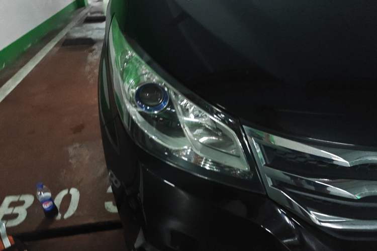 Used SAIC MAXUS G10 2018 PLUS 2.0T Manual Elite Edition Right Front Headlight