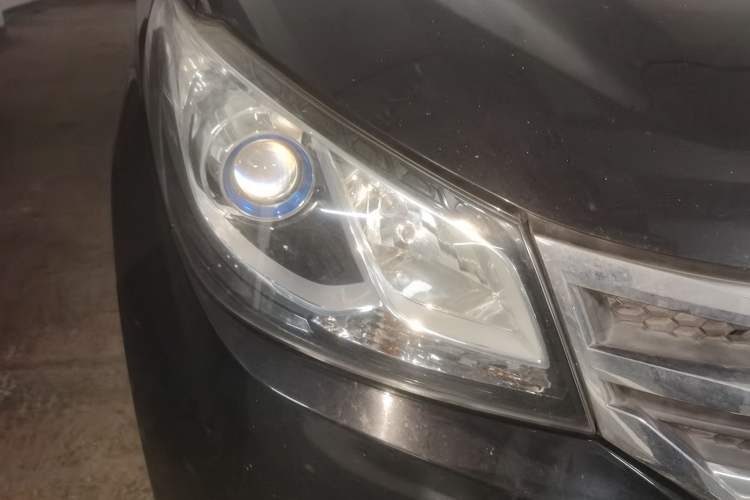 Used SAIC MAXUS G10 2018 PLUS 2.0T Automatic Elite Edition Right Front Headlight