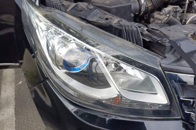 Used SAIC MAXUS G10 2018 PLUS 1.9T Automatic Elite Edition Diesel Right Front Headlight