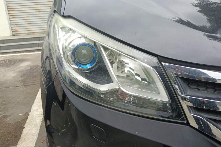 Used SAIC MAXUS G10 2018 PLUS 2.0T Automatic Luxury Executive Edition Right Front Headlight