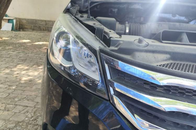 Used SAIC MAXUS G10 2018 PLUS 2.0T Automatic Elite Edition Right Front Headlight