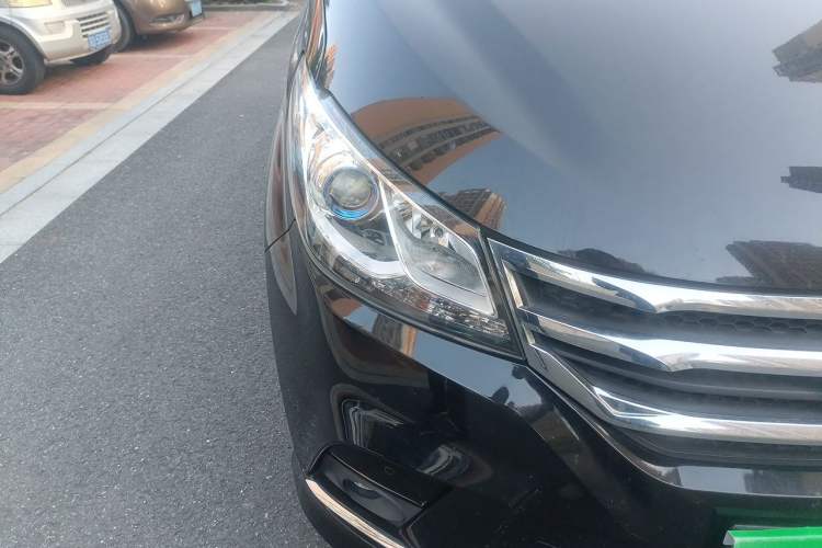 Used SAIC MAXUS G10 2018 PLUS 2.0T Manual Elite Edition Right Front Headlight
