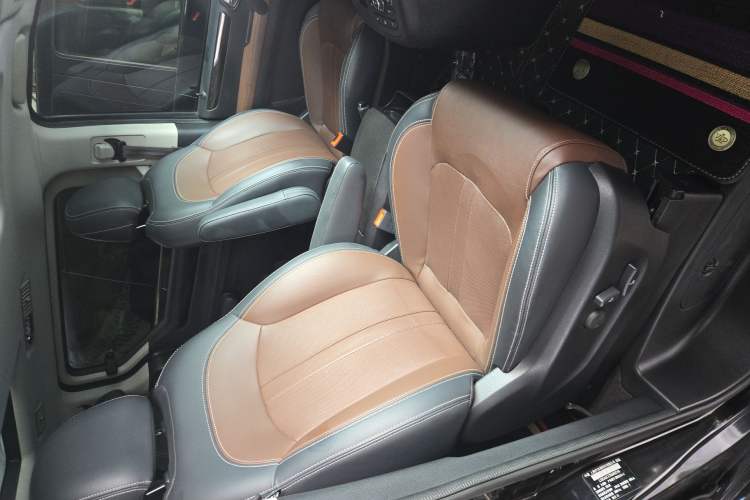 Used SAIC MAXUS G10 2018 PLUS 2.0T Automatic Luxury Executive Edition Right Front Seat