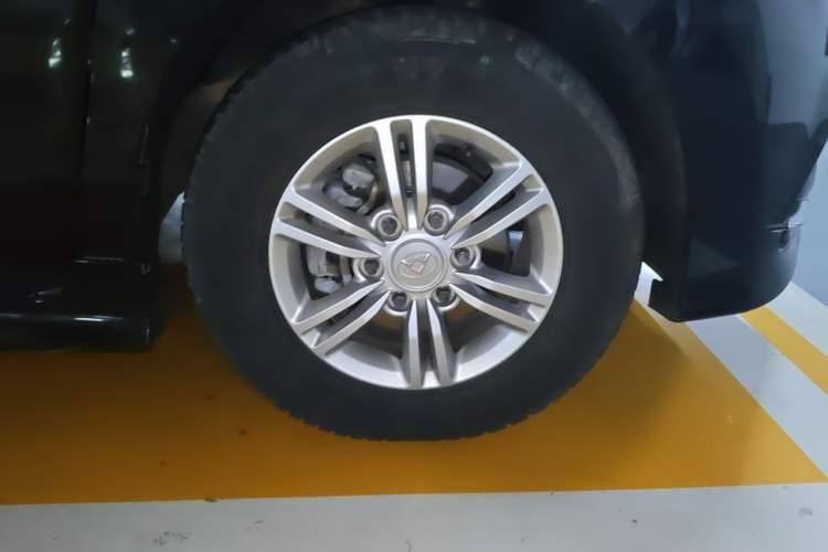 Used SAIC MAXUS G10 2018 PLUS 2.0T Manual Elite Edition Right Front Wheel Hub