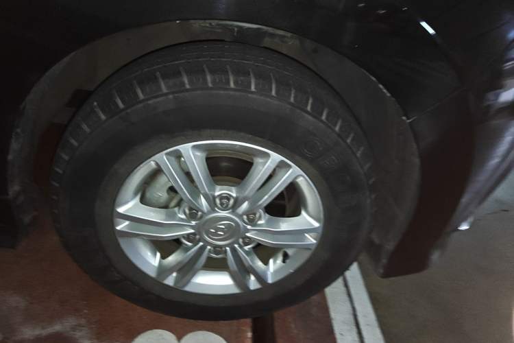 Used SAIC MAXUS G10 2018 PLUS 2.0T Manual Elite Edition Right Front Wheel Hub