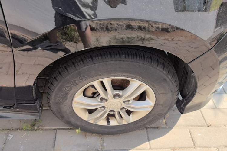 Used SAIC MAXUS G10 2018 PLUS 2.0T Automatic Elite Edition Right Front Wheel Hub