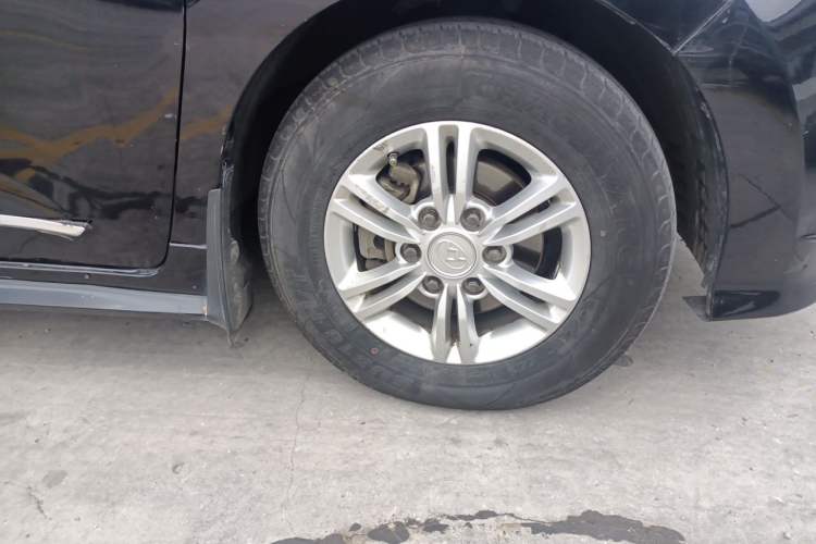 Used SAIC MAXUS G10 2018 PLUS 1.9T Automatic Elite Edition Diesel Right Front Wheel Hub
