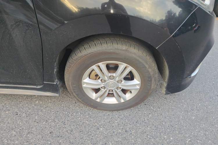Used SAIC MAXUS G10 2018 PLUS 2.0T Automatic Elite Edition Right Front Wheel Hub