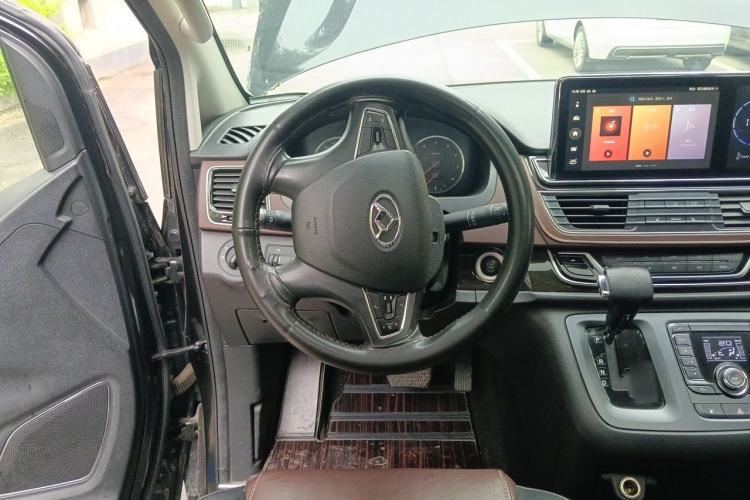 Used SAIC MAXUS G10 2018 PLUS 2.0T Automatic Luxury Executive Edition Steering Wheel