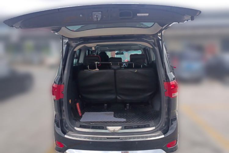 Used SAIC MAXUS G10 2018 PLUS 1.9T Automatic Elite Edition Diesel Trunk