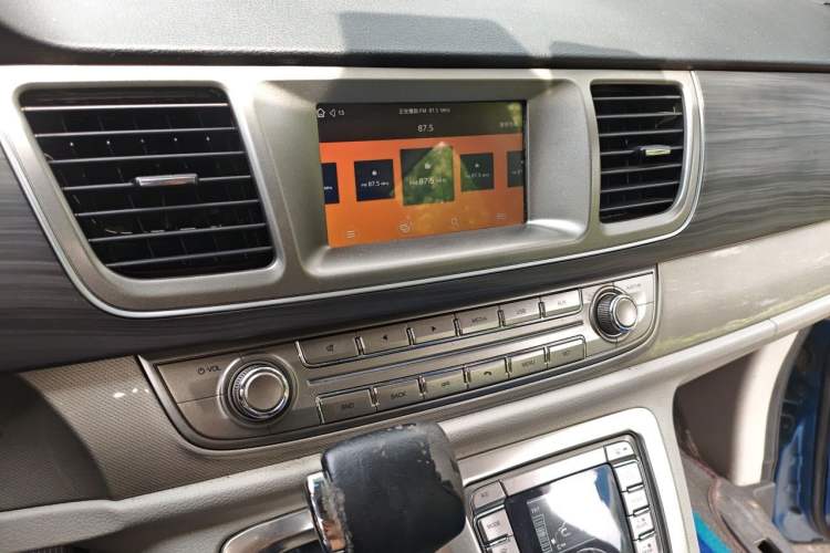 Used SAIC MAXUS G10 2018 PLUS 2.0T Automatic Elite Edition Audio And AC Panel