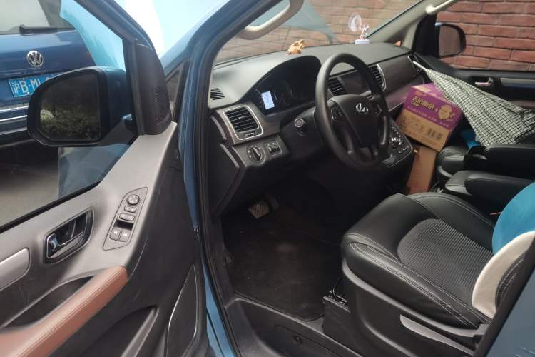 Used SAIC MAXUS G10 2018 PLUS 2.0T Automatic Elite Edition Driver Seat