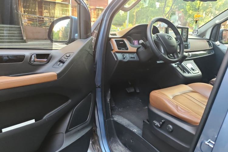 Used SAIC MAXUS G10 2018 PLUS 2.0T Automatic Flagship Edition Driver Seat