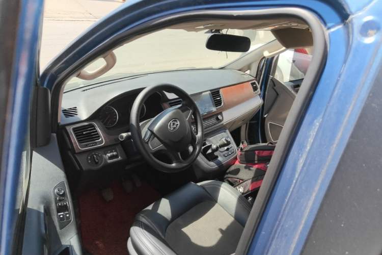 Used SAIC MAXUS G10 2018 PLUS 1.9T Manual Elite Edition Diesel Driver Seat