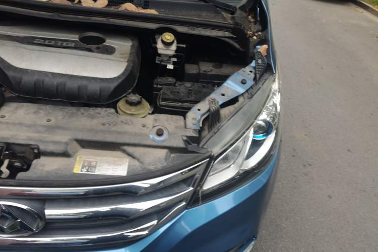 Used SAIC MAXUS G10 2018 PLUS 2.0T Automatic Elite Edition Engine Bay Left