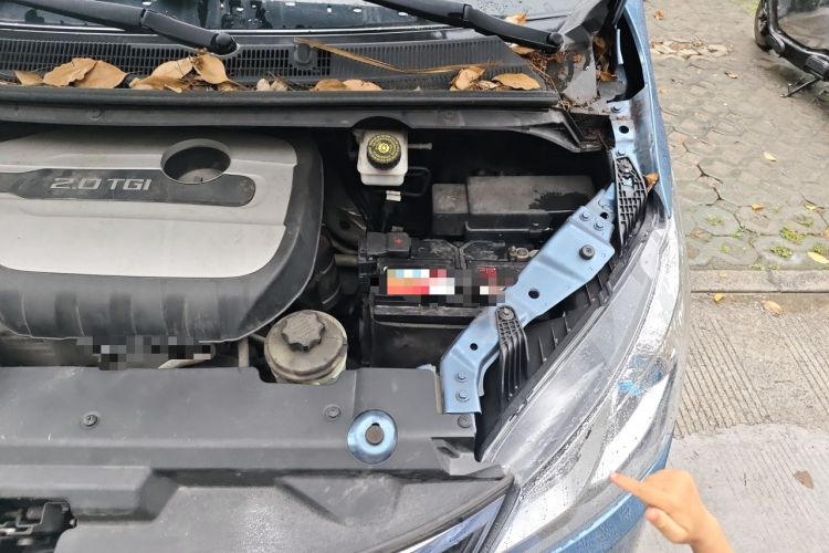 Used SAIC MAXUS G10 2018 PLUS 2.0T Automatic Elite Edition Engine Bay Left