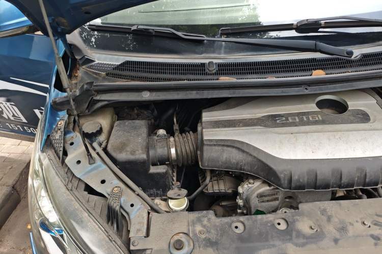 Used SAIC MAXUS G10 2018 PLUS 2.0T Automatic Elite Edition Engine Bay Right
