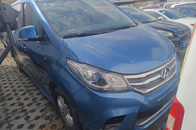 Used SAIC MAXUS G10 2018 PLUS 2.0T Automatic Elite Edition Front Right 45 Deg