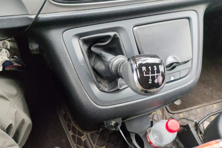 Used SAIC MAXUS G10 2018 PLUS 1.9T Manual Elite Edition Diesel Gear Lever