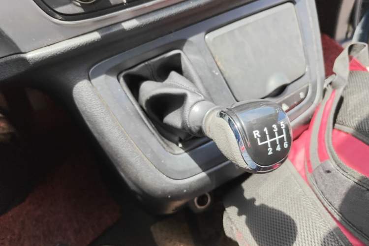 Used SAIC MAXUS G10 2018 PLUS 1.9T Manual Elite Edition Diesel Gear Lever