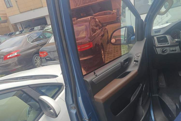 Used SAIC MAXUS G10 2018 PLUS 2.0T Automatic Elite Edition Left Front Door Interior