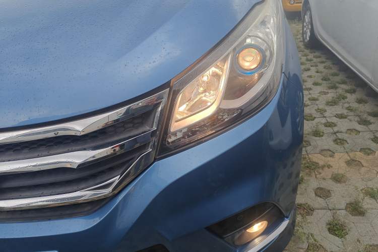 Used SAIC MAXUS G10 2018 PLUS 2.0T Automatic Elite Edition Left Front Headlight