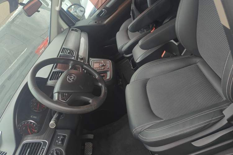 Used SAIC MAXUS G10 2018 PLUS 2.0T Automatic Elite Edition Left Front Seat