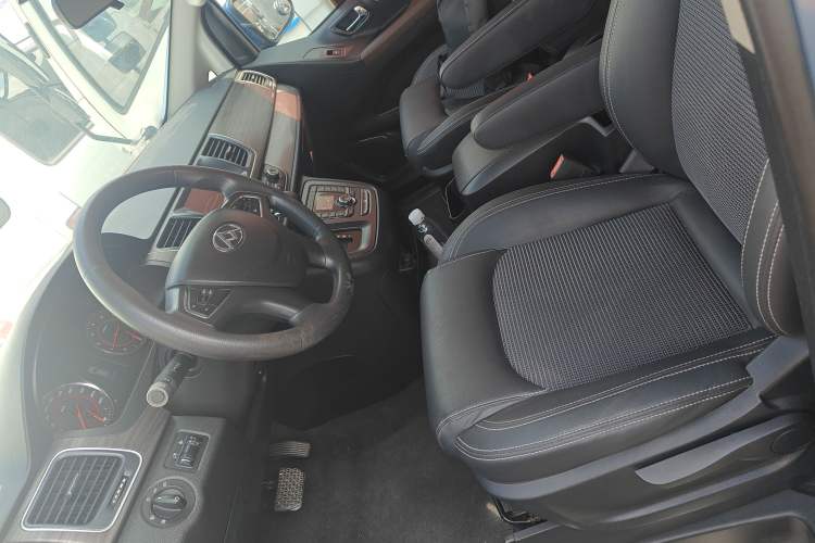 Used SAIC MAXUS G10 2018 PLUS 2.0T Automatic Elite Edition Left Front Seat