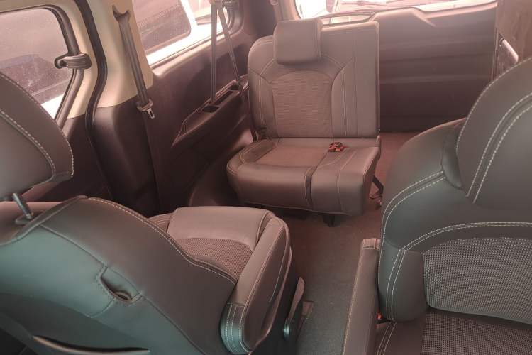 Used SAIC MAXUS G10 2018 PLUS 2.0T Automatic Elite Edition Left Rear Seat