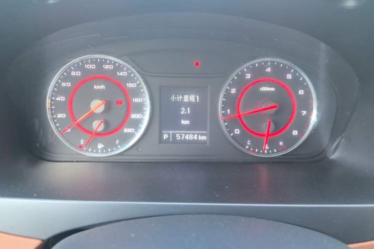 Used SAIC MAXUS G10 2018 PLUS 2.0T Automatic Flagship Edition Odometer Close Up