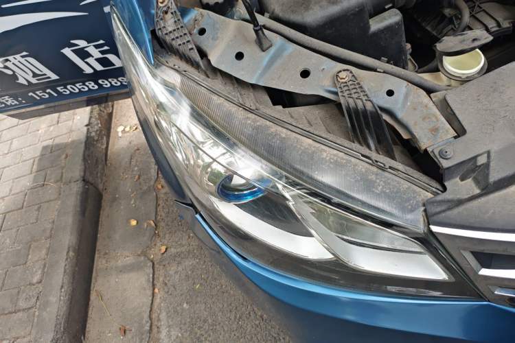 Used SAIC MAXUS G10 2018 PLUS 2.0T Automatic Elite Edition Right Front Headlight