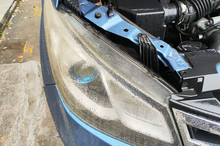 Used SAIC MAXUS G10 2018 PLUS 1.9T Manual Elite Edition Diesel Right Front Headlight