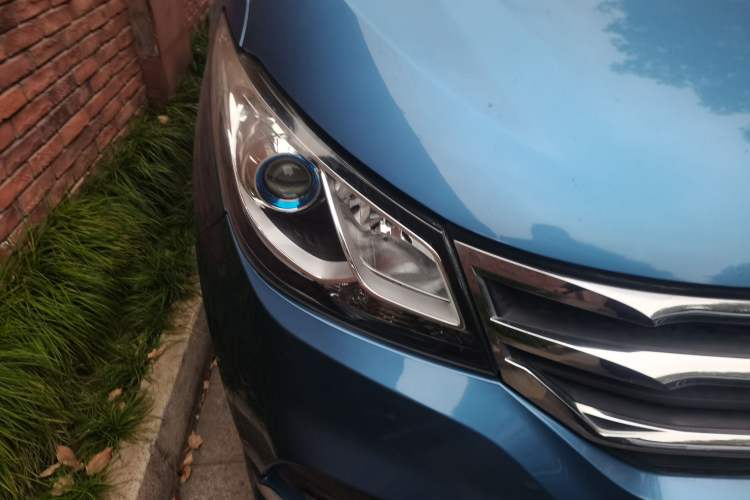 Used SAIC MAXUS G10 2018 PLUS 2.0T Automatic Elite Edition Right Front Headlight
