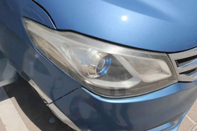 Used SAIC MAXUS G10 2018 PLUS 1.9T Manual Elite Edition Diesel Right Front Headlight