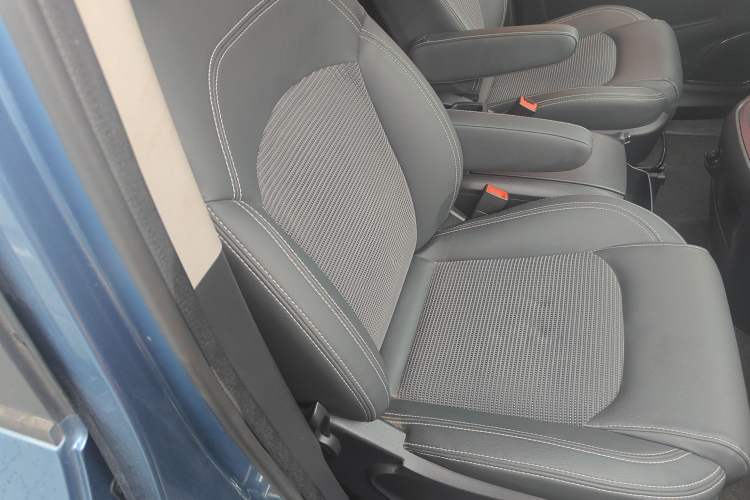 Used SAIC MAXUS G10 2018 PLUS 2.0T Automatic Elite Edition Right Front Seat
