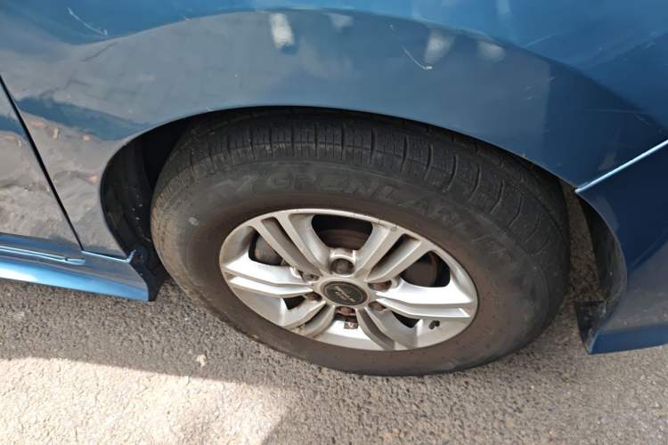 Used SAIC MAXUS G10 2018 PLUS 2.0T Automatic Elite Edition Right Front Wheel Hub