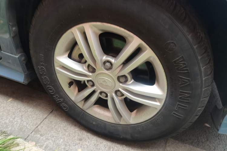 Used SAIC MAXUS G10 2018 PLUS 2.0T Automatic Elite Edition Right Front Wheel Hub