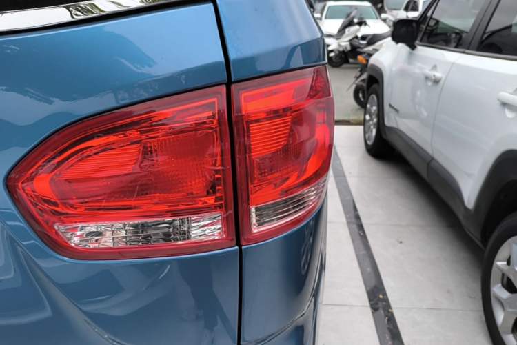 Used SAIC MAXUS G10 2018 PLUS 2.0T Automatic Elite Edition Right Rear Taillight