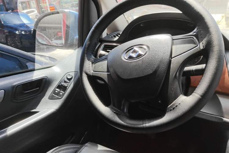 Used SAIC MAXUS G10 2018 PLUS 1.9T Manual Elite Edition Diesel Steering Wheel