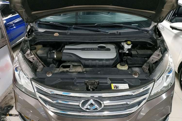 Used SAIC MAXUS G10 2018 PLUS 2.0T Automatic Smart Edition Engine Bay