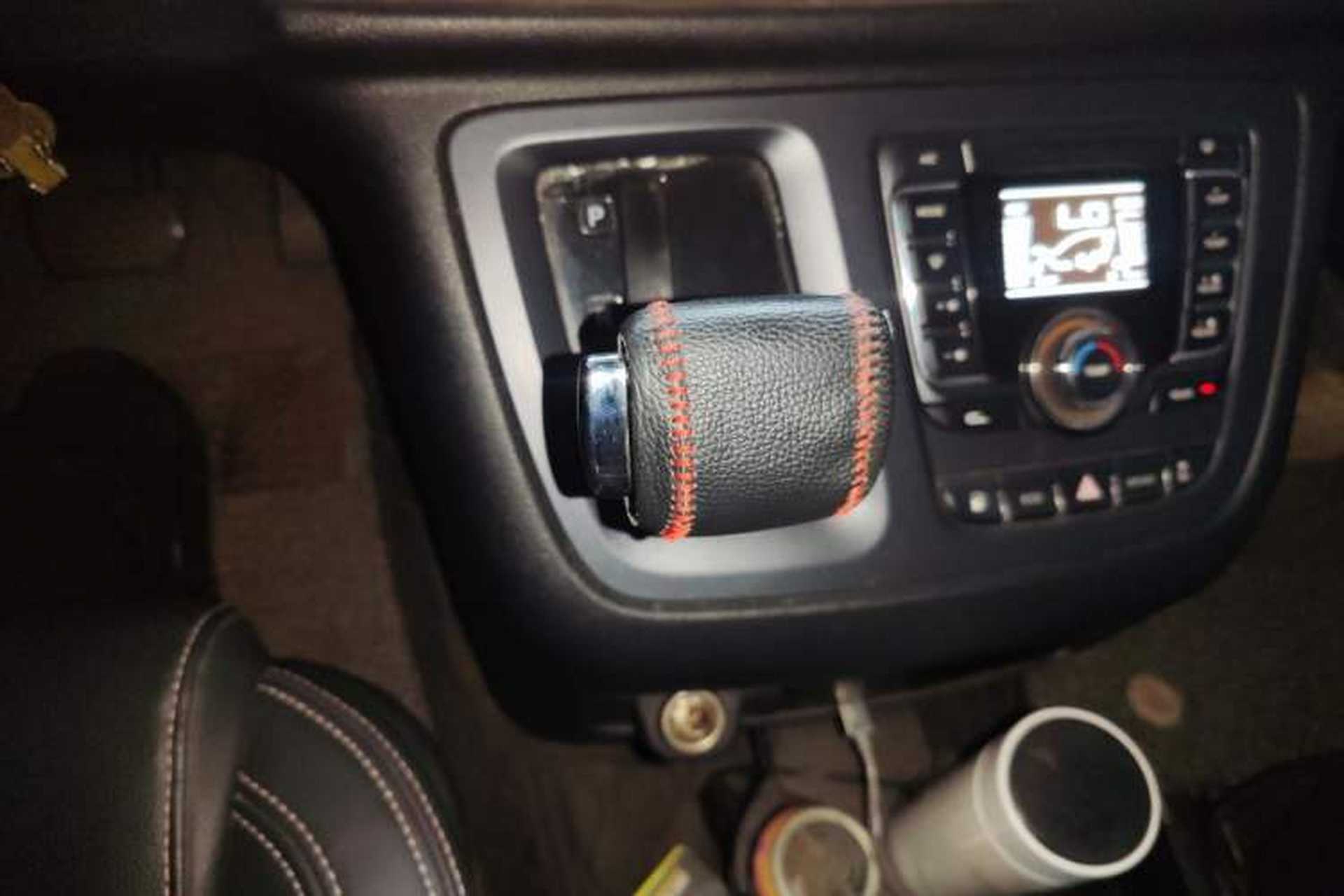 Used SAIC MAXUS G10 2018 PLUS 2.0T Automatic Elite Edition Gear Lever