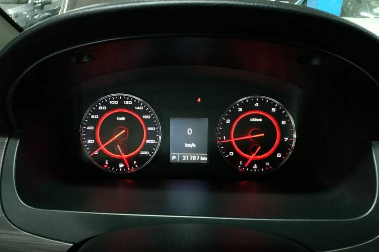 Used SAIC MAXUS G10 2018 PLUS 2.0T Automatic Smart Edition Instrument Cluster
